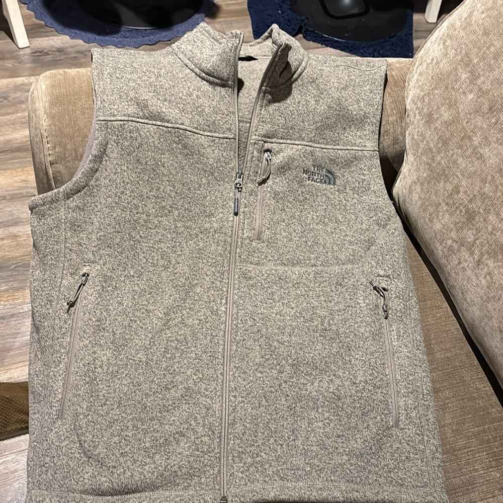 The North Face XL Men’s Vest - excellent condition. Brown Tweed color at back &.